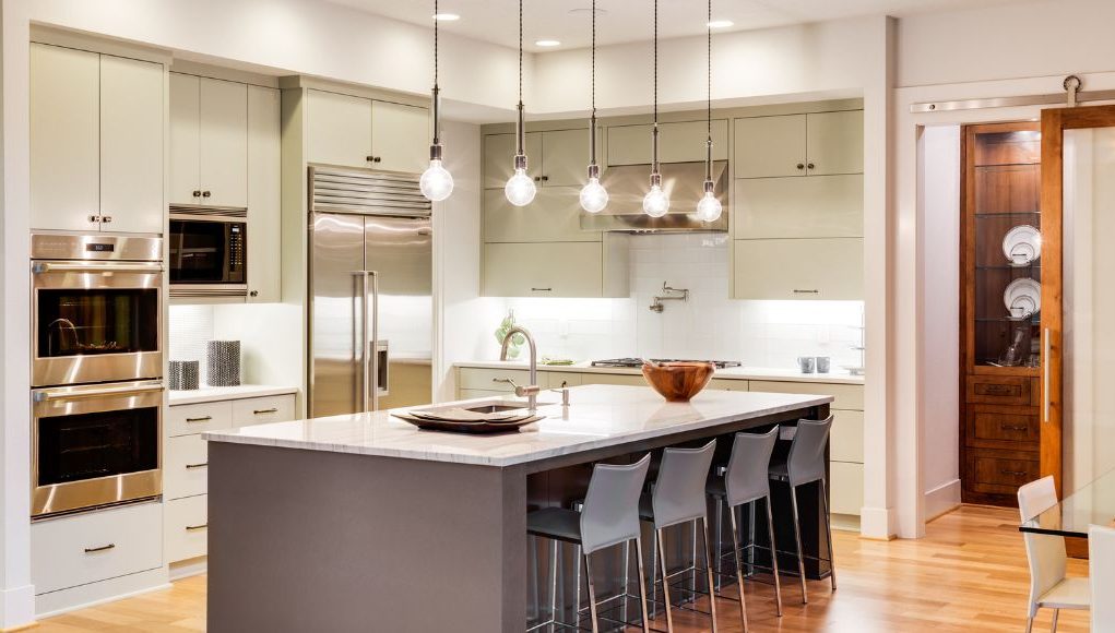 kitchen with pendant lights 1021x580 1